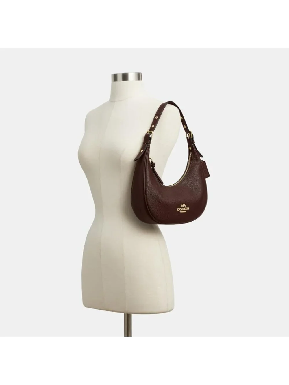 Stylish Hobo Bag with Soft Leather, Spacious Interior, and Chic Design